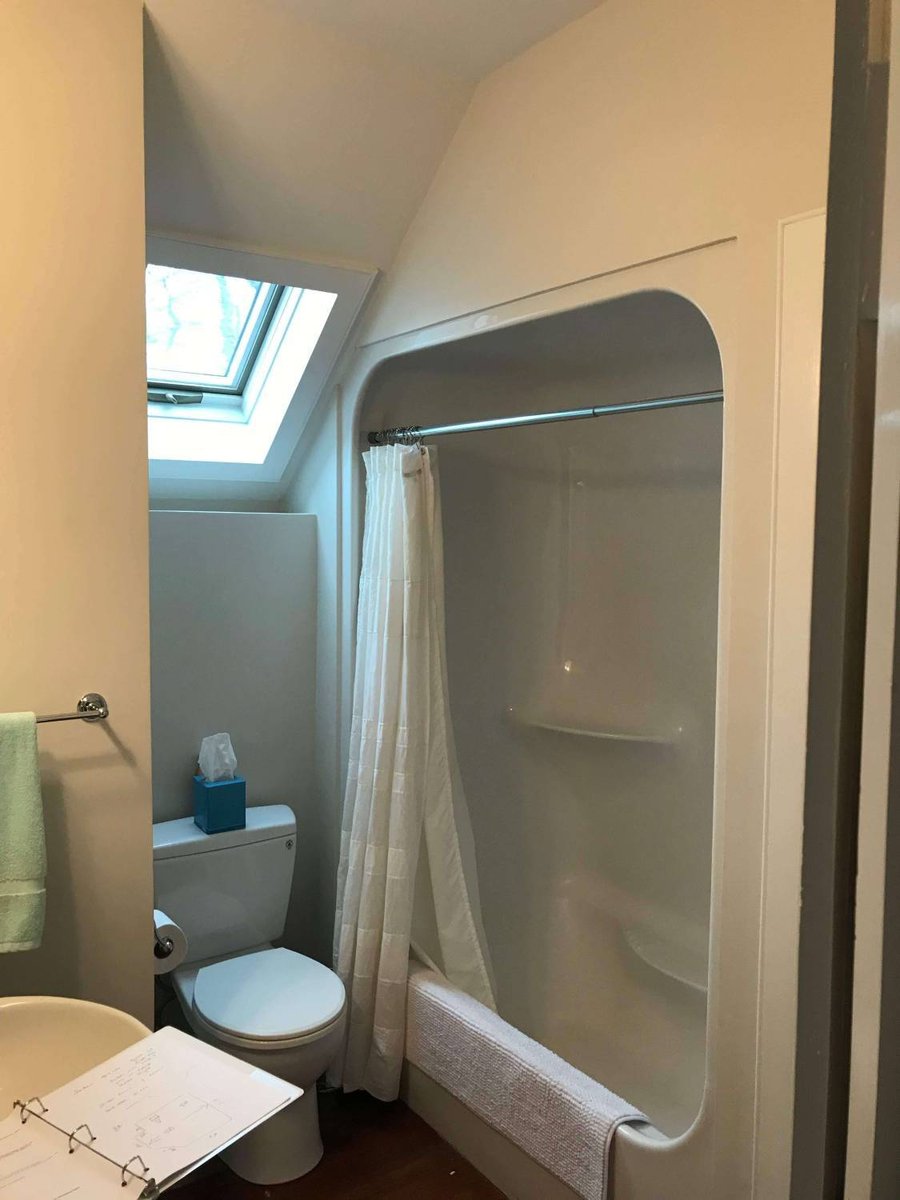 mashpee_cape_cod_before_bathroom_remodel